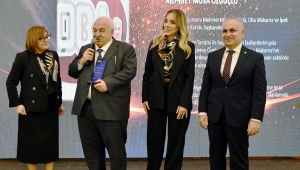 Musa Özgüçlü’ye “Sağlığa En Büyük Yatırım Yapan Hayırsever” Ödülü