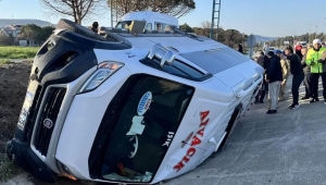 Öğrencileri taşıyan minibüs devrildi: 8 yaralı