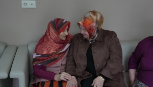 Rize Belediye Başkanı Rahmi Metin'den Anlamlı Huzurevi Ziyareti: Sanat Dolu Bir Buluşma