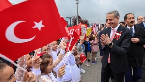 Alemdar miniklerin 23 Nisan coşkusuna ortak oldu: “Tüm çocuklarımızın bayramı kutlu olsun”
