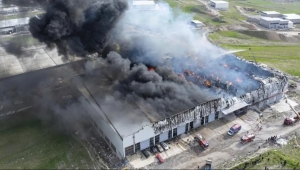 Ankara'da mobilya deposunda yangın: Ekipler seferber oldu