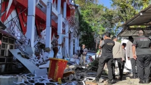 Endonezya’da 7,4 büyüklüğünde deprem: 1 kişi hayatını kaybetti