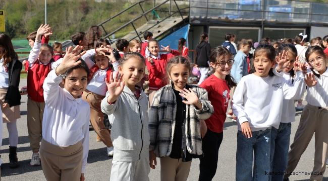 Minikler Ayçiçek Vadisi’nde dolu dolu bir gün yaşadı