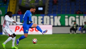 Rize'de Fırtına Koptu! Çaykur Rizespor, Samsunspor'u Dağıttı: 4-1