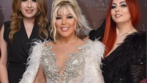 Safiye Soyman'a masalsı kostüm