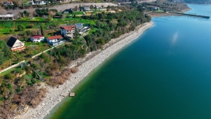 Sapanca Gölü’nün kıyılarında kaçak iskele kaldırma sürecinin ikinci etabı başladı