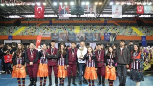 TRABZON BÜYÜKŞEHİR HALK OYUNLARINDA ÇİFTE ŞAMPİYON