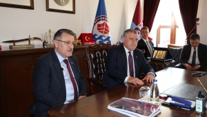 Bakan Bak'tan Büyükşehir’e ziyaret