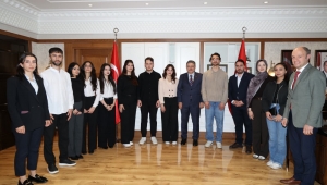 BAŞKAN GENÇ, BAŞARILI HUKUK ÖĞRENCİLERİNİ ÖDÜLLENDİRDİ