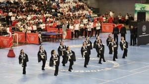 “Gençlerimizin yanında oluyor, onların sporla, sanatla ve eğitimle iç içe büyümesi için gereken desteği sunuyoruz”