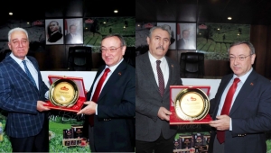 Genel Müdür Alim'den üstün performans gösteren fabrika müdürlerine plaket