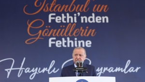 “İstanbul'un fethi, tahrip edilen bir şehrin imarıdır, hayat bulmasıdır”