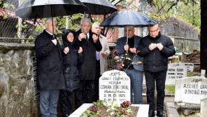 OSMAN ZEKİ ORAL, VEFATININ 14. YILINDA MEZARI BAŞINDA ANILDI