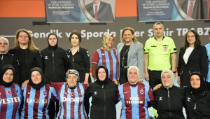 ÖZEL KADINLAR FUTBOLDA DA ENGEL TANIMADI