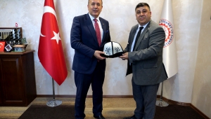 Trabzon'da öğrenim gören yabancı uyruklu öğrencilere dış ticaret eğitimi verilecek