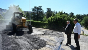 200 DERECE SICAKTA ÇALIŞAN ASFALT İŞÇİLERİNE TATLI VE MEŞRUBAT İKRAMINDA BULUNULDU