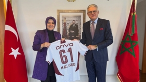 Ankara'da Diplomasinin Bordo-Mavi Yüzü