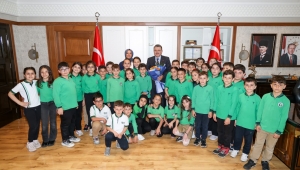 Başkan Genç minik misafirlerini ağırladı