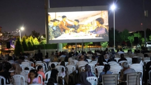 Açık Hava Sinema Geceleri Yaz Akşamlarına Renk Katıyor
