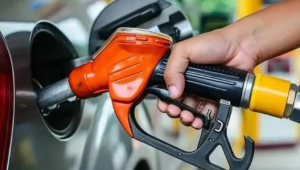 Akaryakıtta çifte fiyat artışı: Benzin ve motorine zam pompaya yansıdı