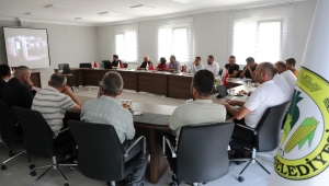 Başkan Ata, Siyasi Parti İlçe Başkanlarıyla Akom Toplantı Salonu’nda Buluştu 
