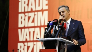 “Milletimiz uğruna can verilen vatanı darbecilere teslim etmedi, hiçbir zaman etmeyecek”