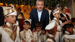 Vakıflar Genel Müdürlüğü Trabzon Vakıflar Bölge Müdürlüğü tarafından Rize'de toplu sünnet töreni düzenlendi.
