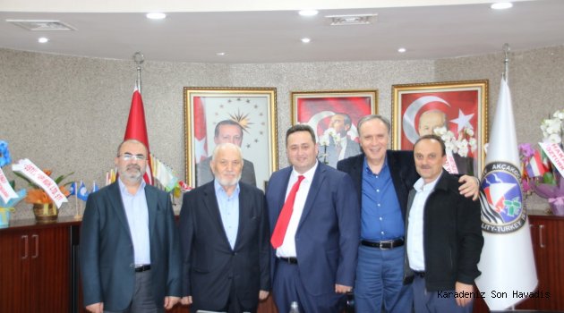 Akçakoca Belediye Başkanı Yanmaz'a Halkın Ziyaretleri Devam Ediyor