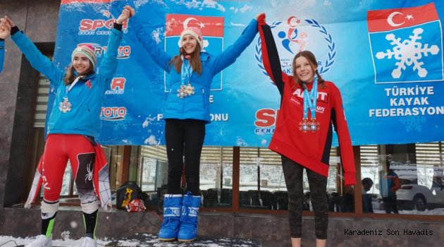 AKUT Sporcuları, Snowboard Alpine Yarışmaları’nda 16 Madalya Aldı