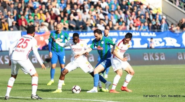 Atmaca zorlu virajı geçmesini bildi.