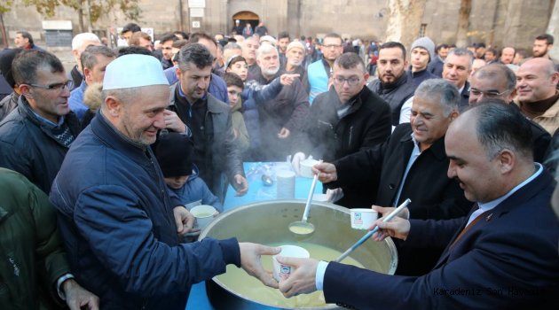 Başkan Dr.Memduh Büyükkılıç, çorba ikram etti…