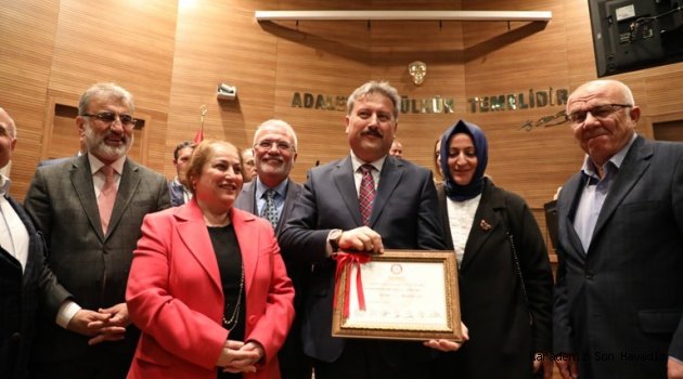 Başkan Palancıoğlu ve Belediye Meclis üyeleri mazbatalarını aldı