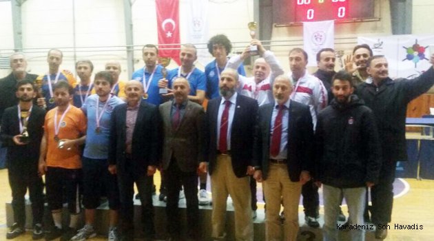 Büyükşehir Belediyesi Masa Tenisi Takımı Trabzon birincisi oldu