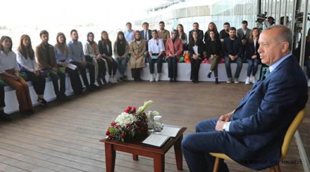 Cumhurbaşkanı Erdoğan, Atakule’de gençlerin sorularını cevapladı