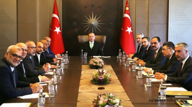 Cumhurbaşkanı Recep Tayyip Erdoğan, İsrail Parlamentosu (Knesset) üyesi Arap milletvekilleri ve beraberlerindeki heyeti Tarabya Köşkü'nde kabul etti.
