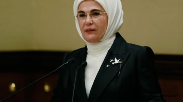 Emine Erdoğan: “Türkiye’de demokrasi, kanunların olduğu kadar, demokrasiye inanan cesur insanımızın da teminatı altındadır”