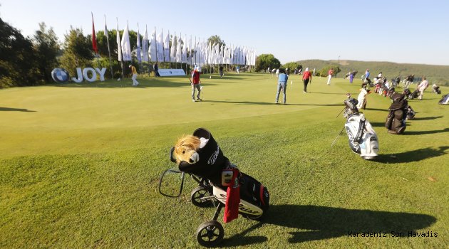 GOLF TUTKUNLARI NURİ ÖZALTIN ANISINA BİRARAYA GELİYOR