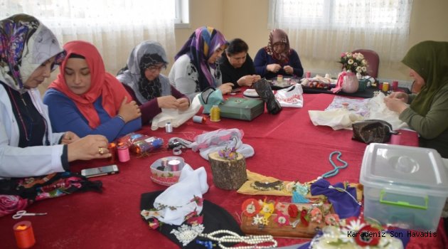 İğne Oyası Kursunda Tasarımlar Göz Kamaştırıyor
