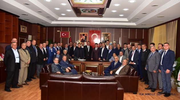 Karasu Belediye Başkanı Sarı’ya Muhtarlardan Ziyareti