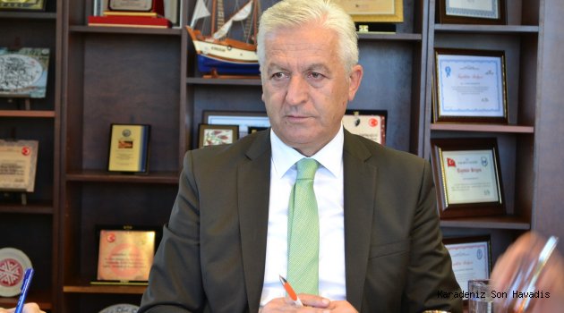 Karasu Belediyesi Park ve Bahçeler ekiplerince mevcut ve yeni yapılan parklarda ağaçlandırma çalışması başlatıldı