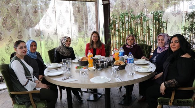 Miray Ürkmezer, Muhtar Eşleri İle Buluştu