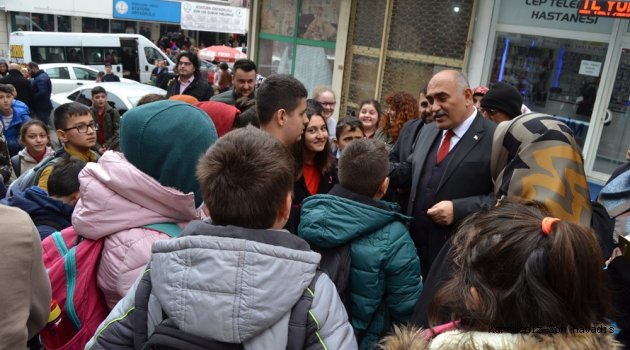 ÖĞRENCİLERDEN ŞAHİN’E DESTEK…