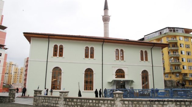 ORTA CAMİ MEVLİD VE CUMA NAMAZIYLA İBADETE AÇILDI
