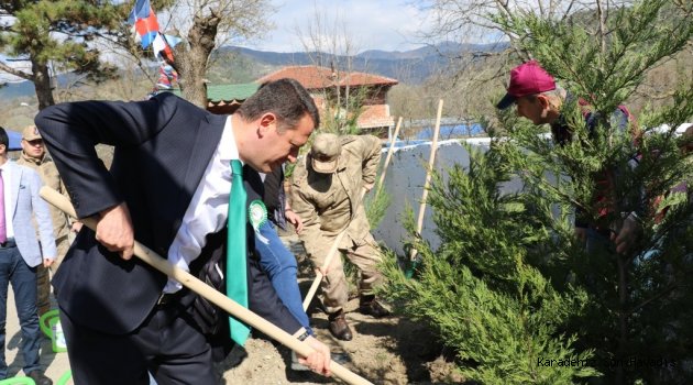 Ovacuma’da Fidanlar Toprakla Buluştu