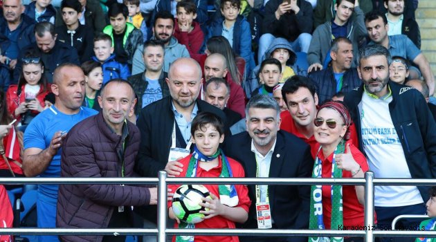 Paralimpik Yüzme Milli Takımı Çaykur Didi Stadyumunda