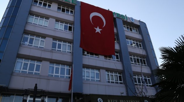 RİZE BELEDİYESİ’NDEN AFRİN HAREKATI’NA BAYRAKLI DESTEK