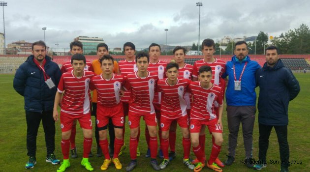 RİZE BELEDİYESPOR TÜRKİYE’NİN EN İYİ 4. TAKIMI OLDU