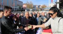 Belediyeden Kandil Simiti İkramı