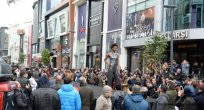 SOĞUĞA ALDIRIŞ ETMEDEN RUS MANKENLERİ İZLEDİLER