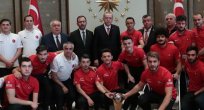 Cumhurbaşkanı Erdoğan, Ampute Futbol Millî Takımı’nı kabul etti